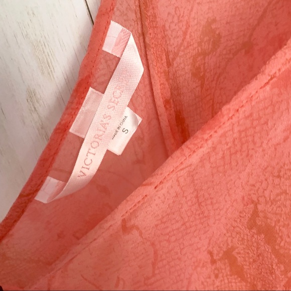 Victoria’s Secret SnakeskinPrinted TieBack Chemise - Picture 4 of 4